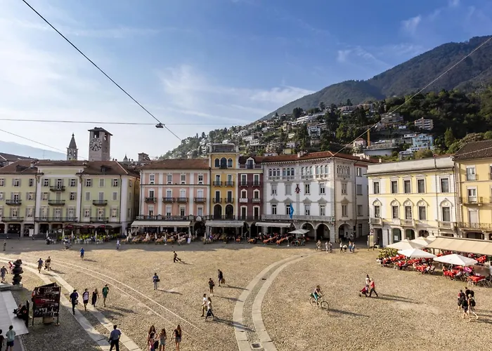 Egner- Apt-steintisch By Interhome شقة *