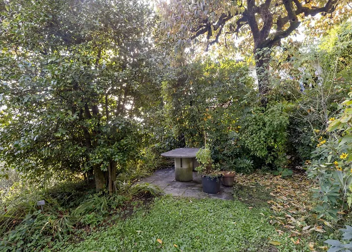 Egner- Apt-steintisch By Interhome شقة